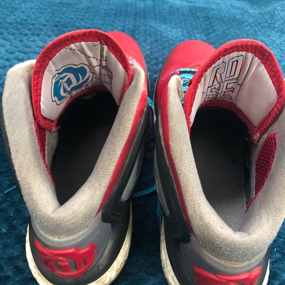 Men’s basketball Adidas (Derrick Rose) shoes